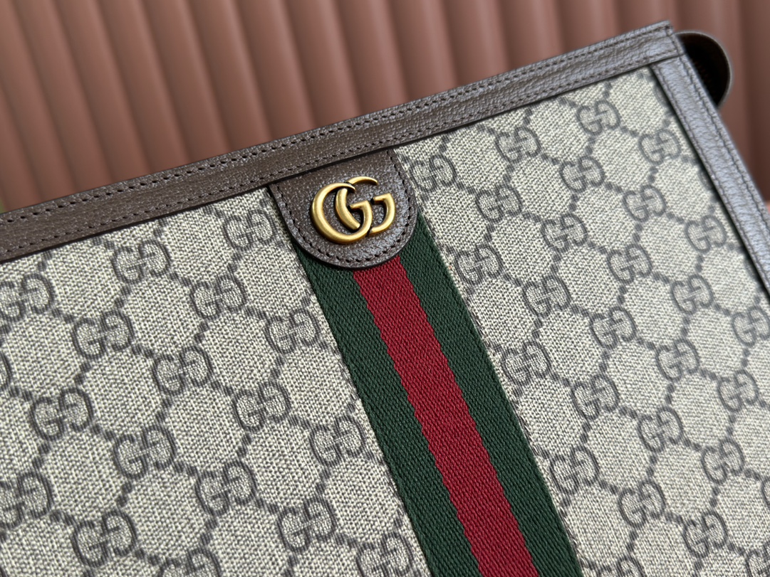 Gucci Clutch Bags